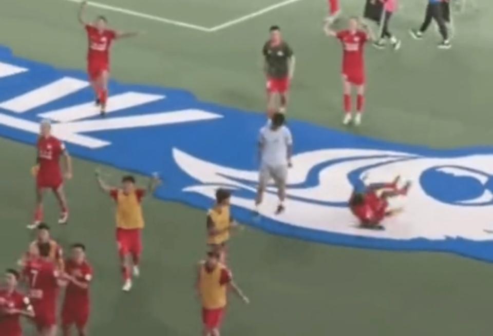 山东泰山, 玥赶了过来 山东泰山, 玥赶了过来