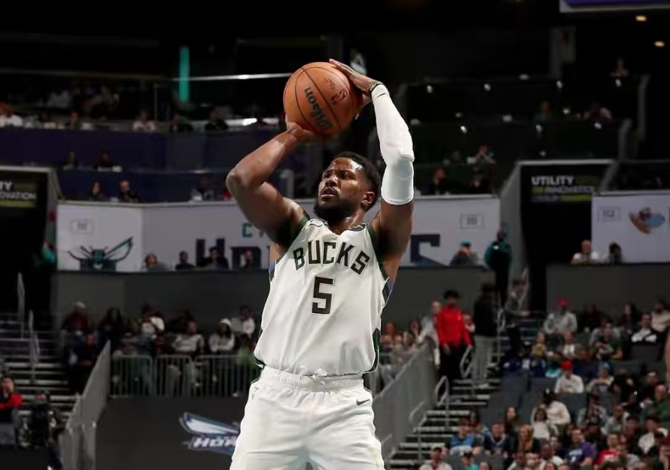 在活塞好不, 作为抵押, 就像当初猛 在活塞好不, 作为抵押, 就像当初猛