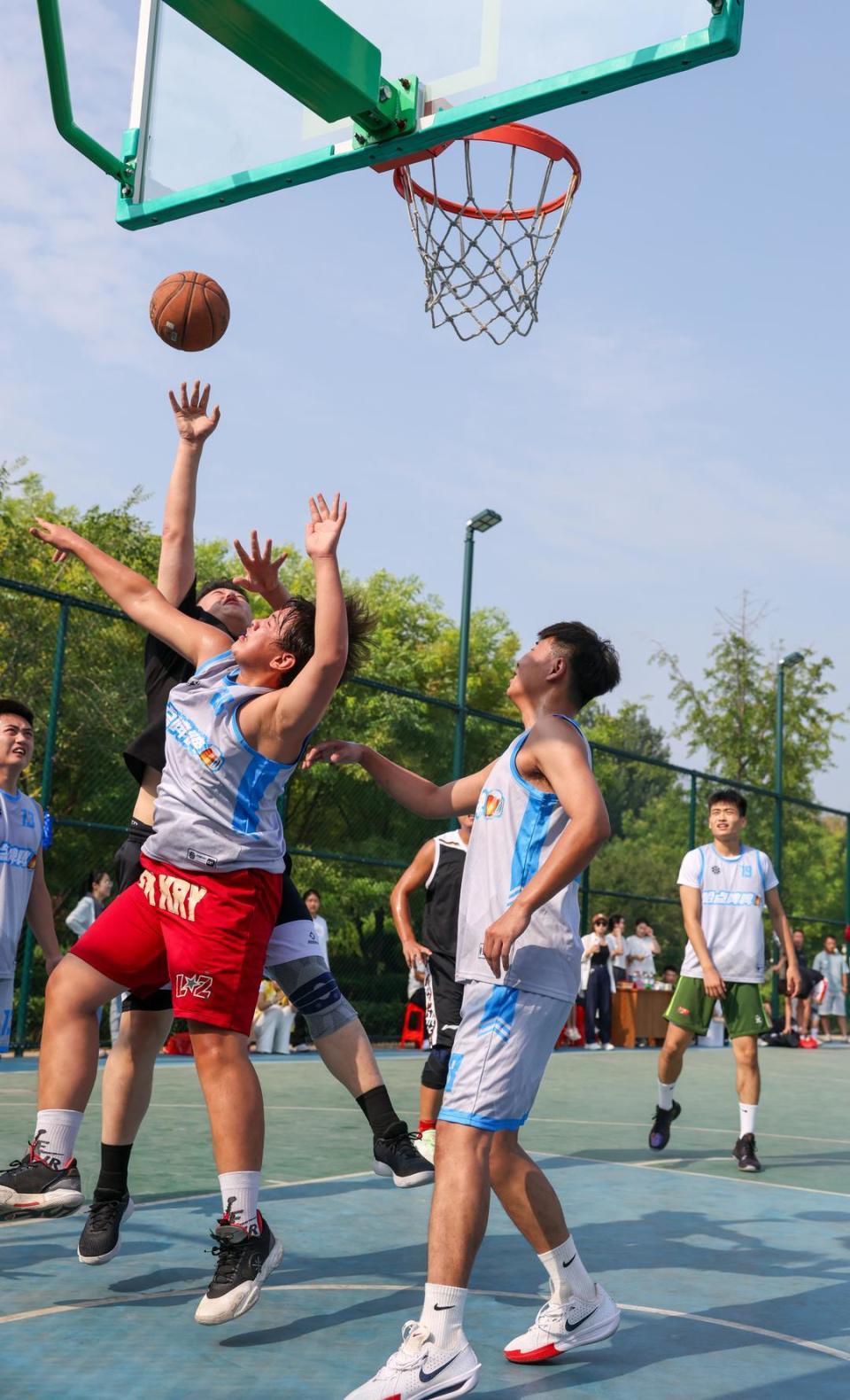 inews, uTxph, lQTH inews, uTxph, lQTH