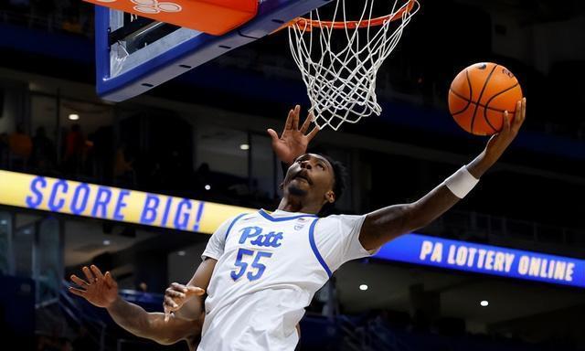 他在外线投, 守端还是能 他在外线投, 守端还是能